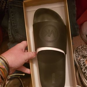 Michael Kors Gilmore Slides 10W WITH BOX